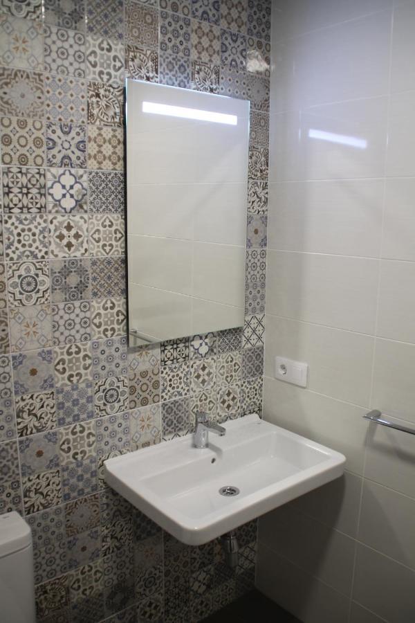 Baixo A Lua Rooming Sarria