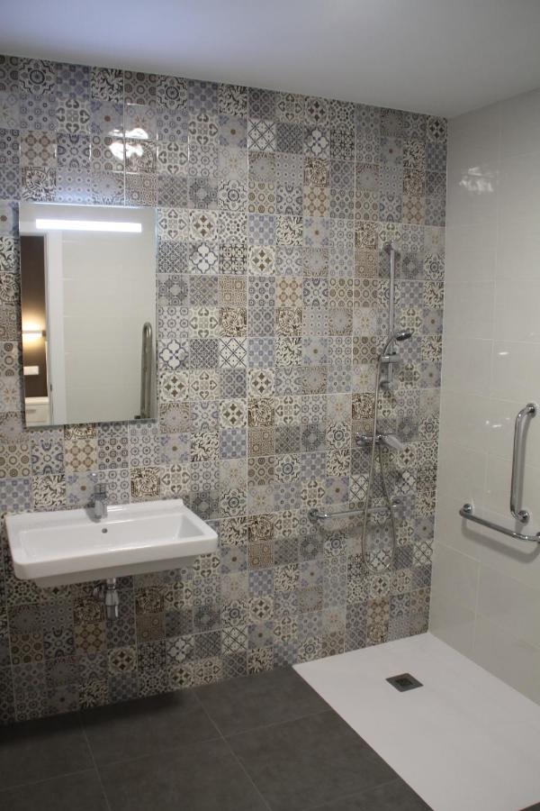 Gasthof Baixo A Lua Rooming